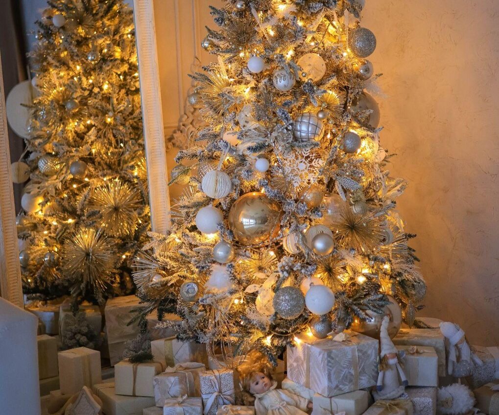 Flocked Artificial Christmas Trees: Festive Style